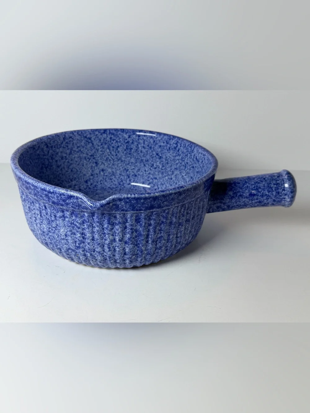 Coventry Stoneware Blue Spongeware Handled Serving Bowl Pour Spout 8”